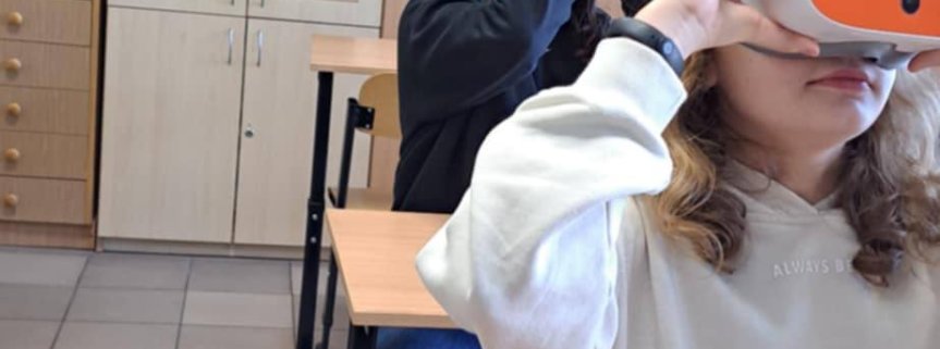 Geografia z  okularami ClassVR.